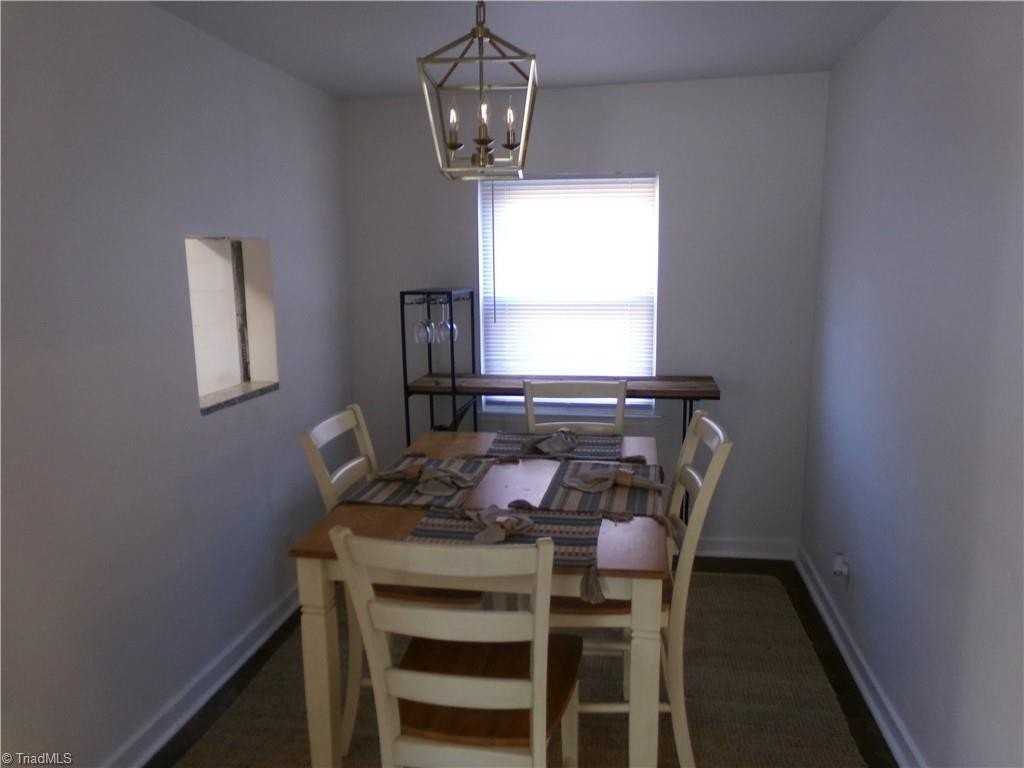 2507 Miller Park Cir #B - Photo 5 of 15