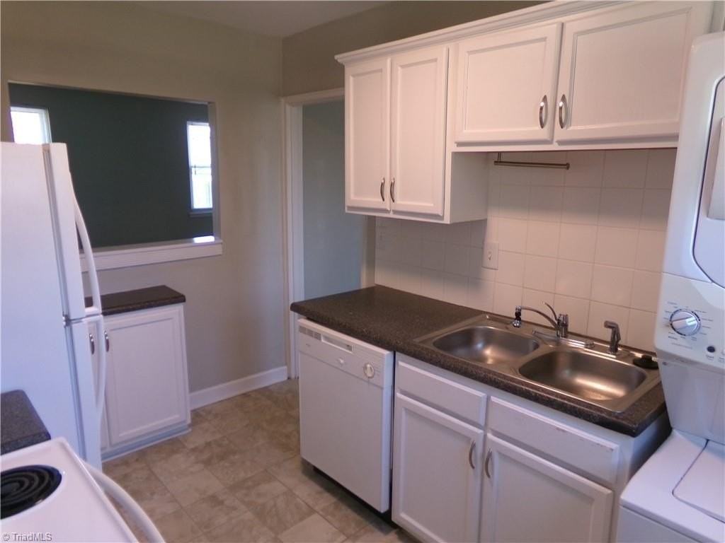 2527 Miller Park Cir #C - Photo 4 of 18