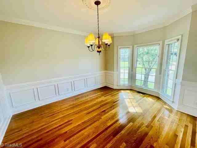 104 Castleton Pl - Photo 3 of 27