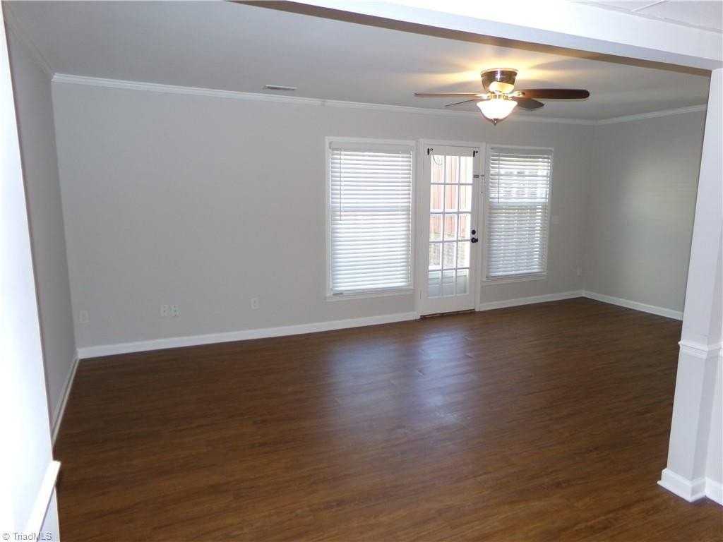 3915 Valley Ct - Photo 7 of 17