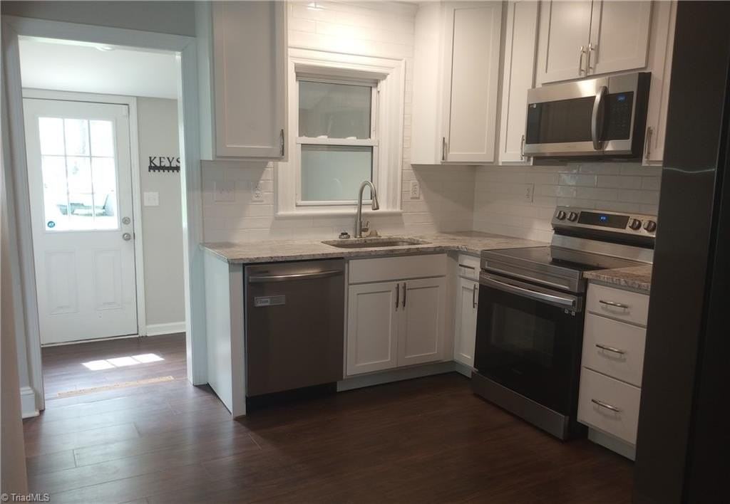 419 W Vandalia Rd - Photo 4 of 11