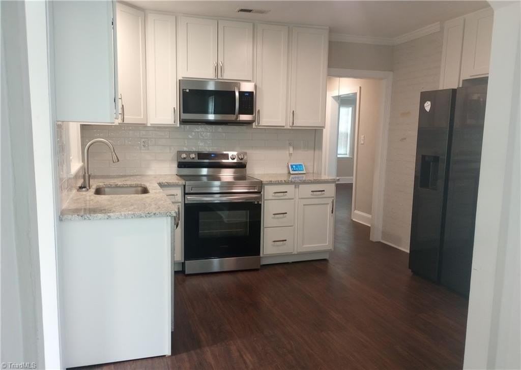 419 W Vandalia Rd - Photo 5 of 11