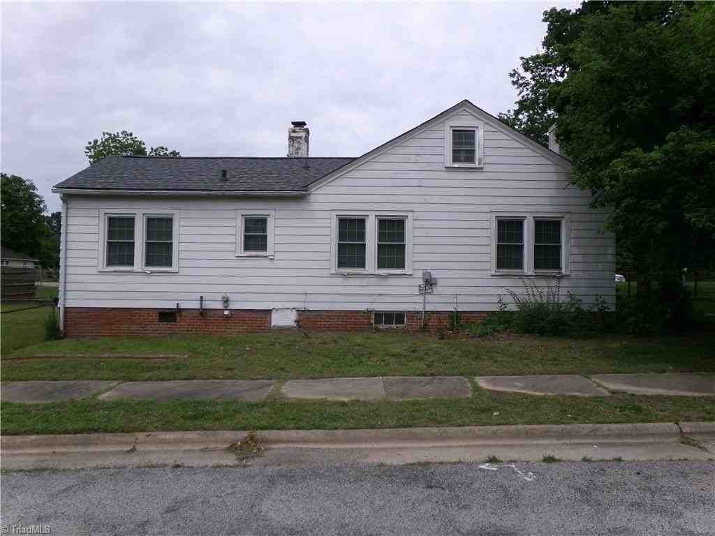 1408 E Martin Luther King Jr Dr - Photo 5 of 33