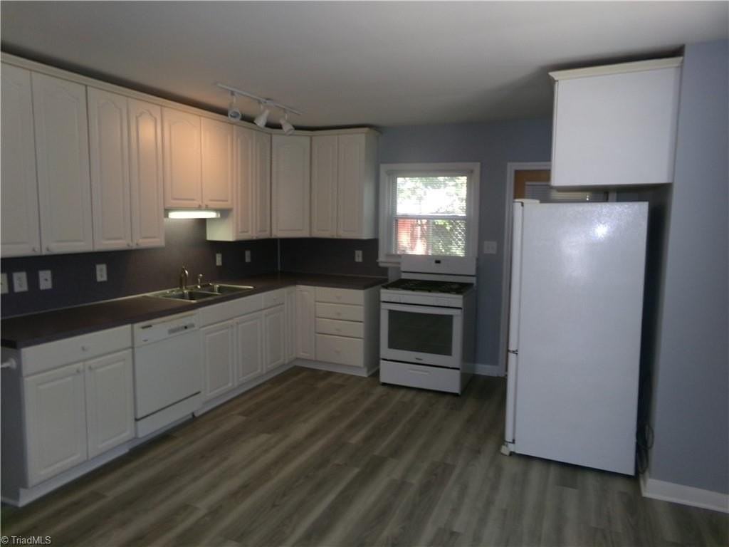 716 Laurel St - Photo 3 of 19