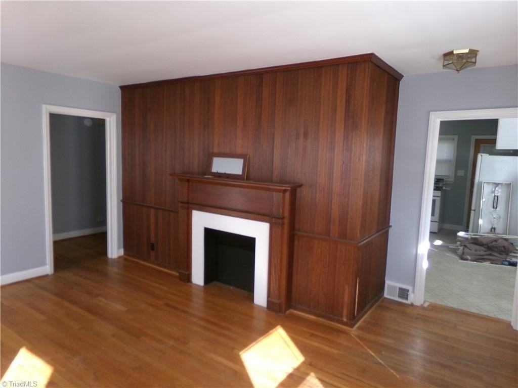 716 Laurel St - Photo 7 of 19