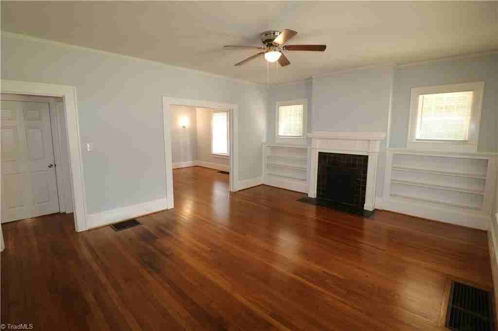 2080 Queen St - Photo 6 of 21