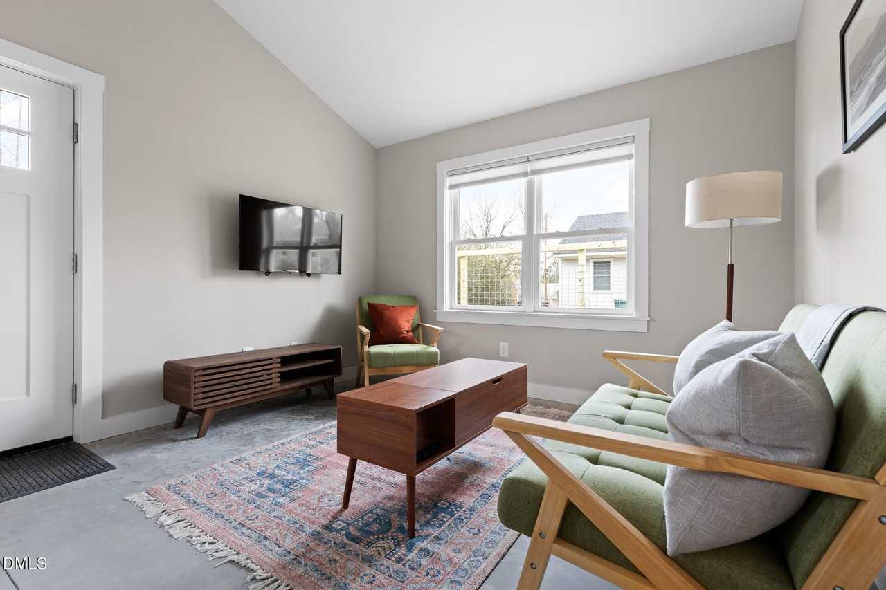 313 Dacian Ave #B - Photo 6 of 22