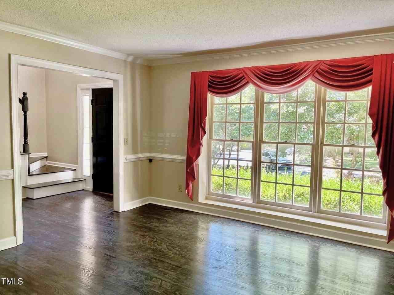 8136 Coleraine Ct - Photo 3 of 20