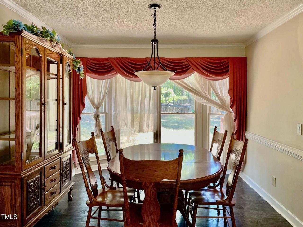 8136 Coleraine Ct - Photo 5 of 20