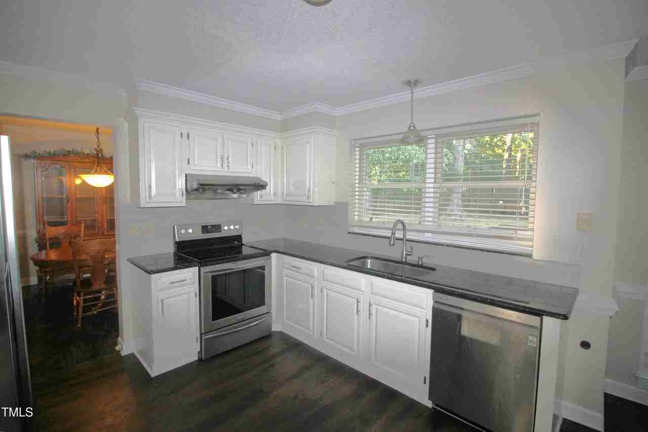 8136 Coleraine Ct - Photo 6 of 20