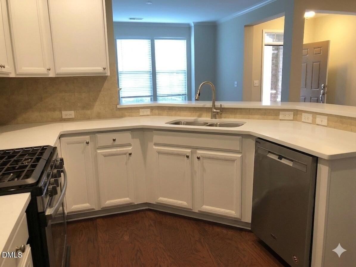 1337 Alemany St - Photo 7 of 36