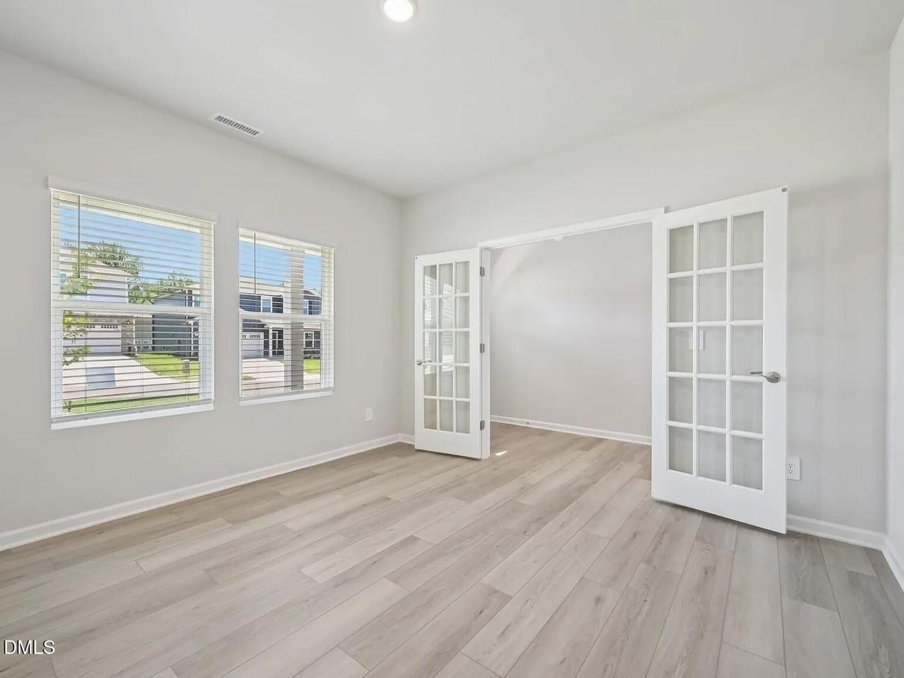 300 Karlov Rd - Photo 2 of 28