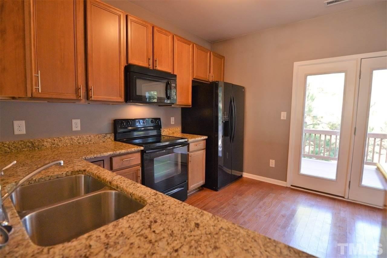 303 Dove Cottage Ln - Photo 6 of 28