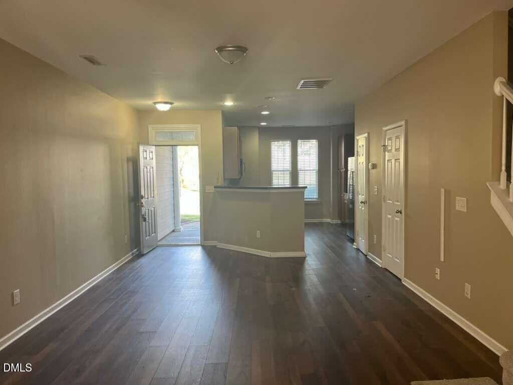 130 Point Comfort Ln - Photo 6 of 31