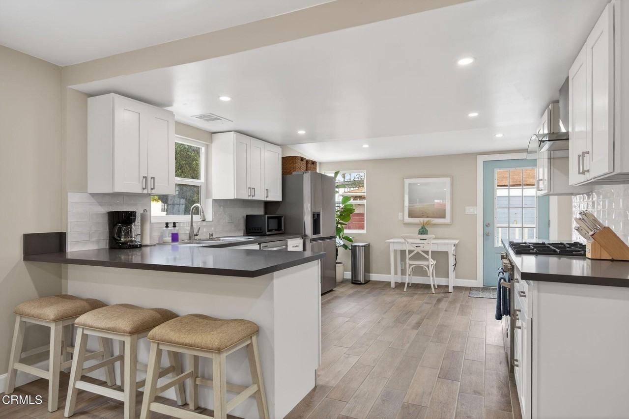 201 S Olive St - Photo 5 of 40