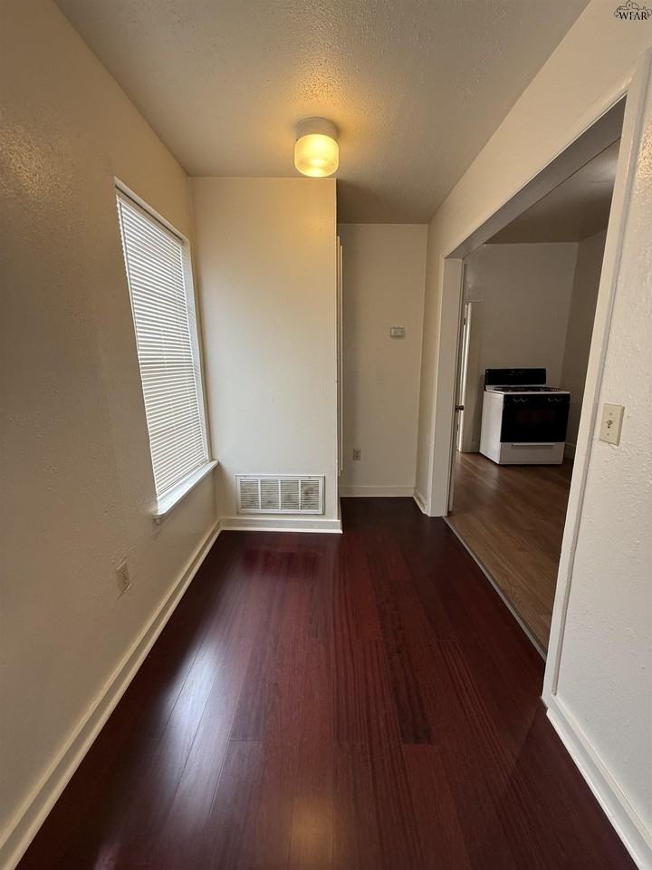 2137 Avenue E - Photo 2 of 7