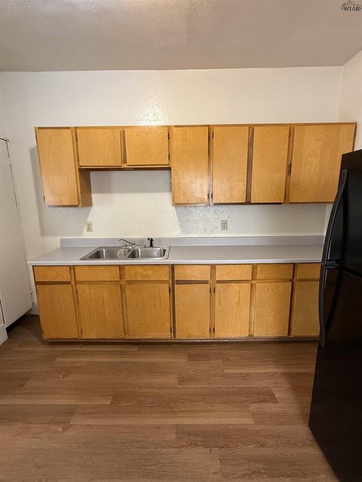 2137 Avenue E - Photo 3 of 7