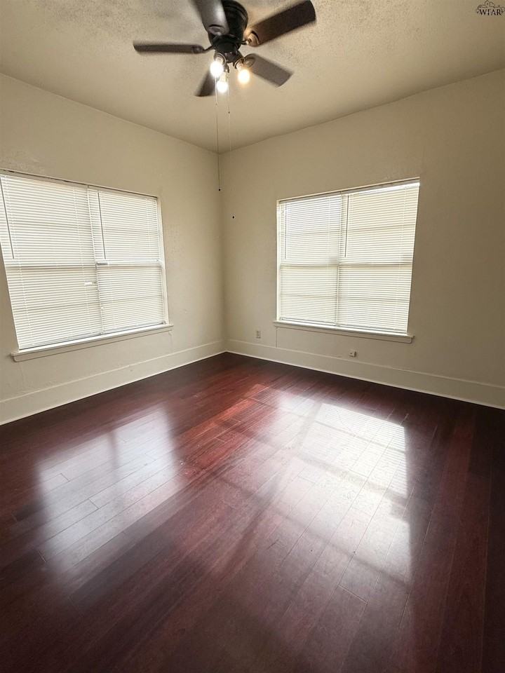 2137 Avenue E - Photo 5 of 7