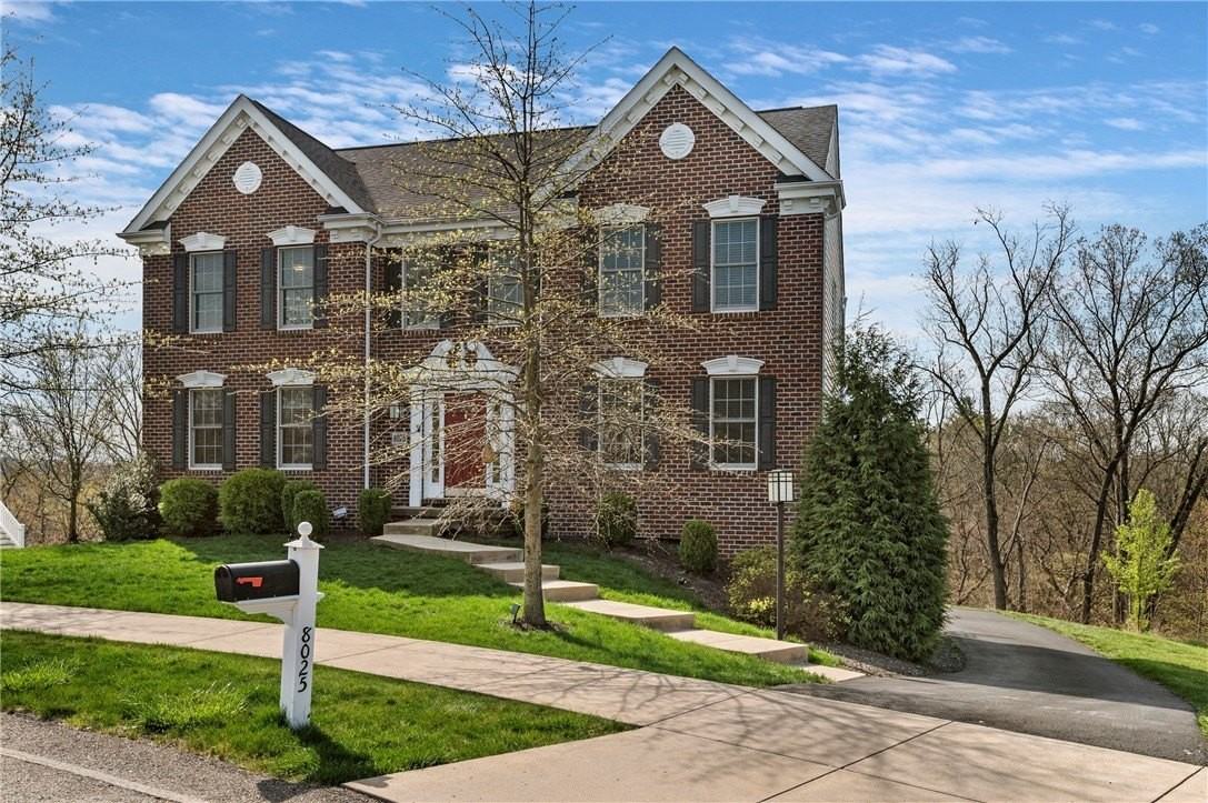 8025 Jordan Ct - Photo 2 of 36