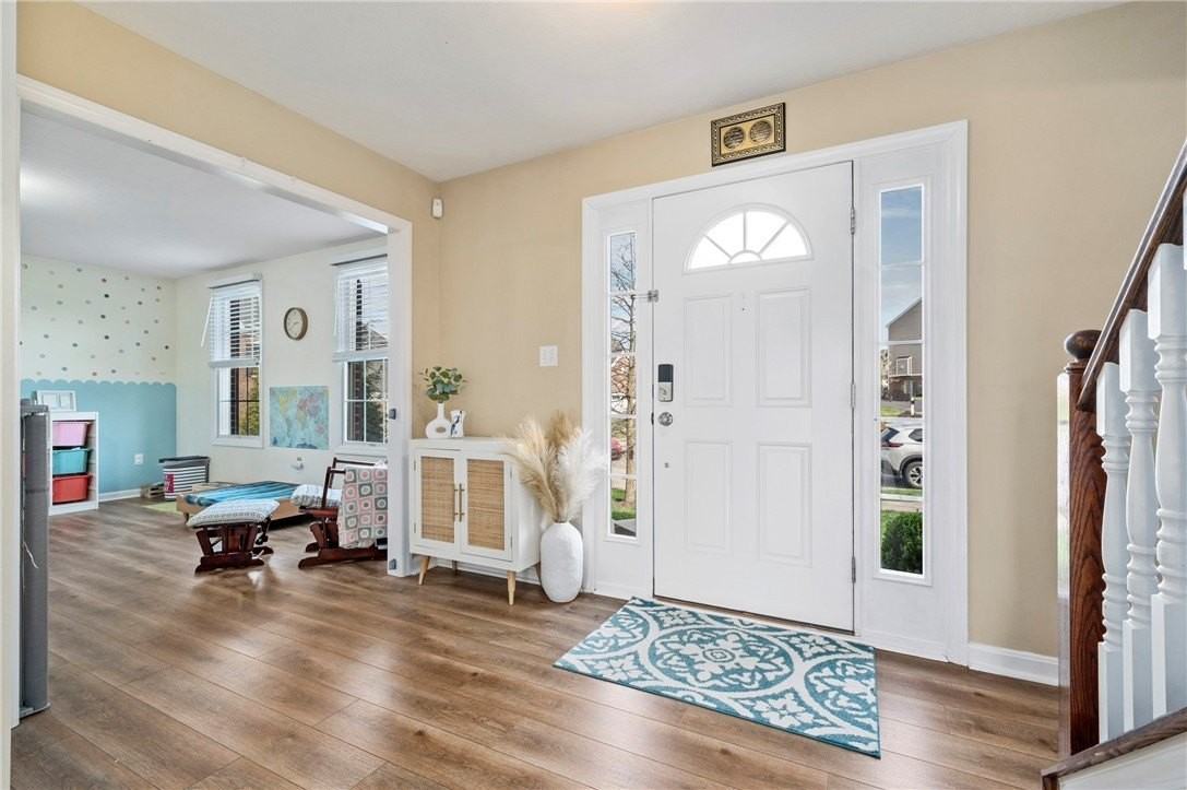 8025 Jordan Ct - Photo 3 of 36