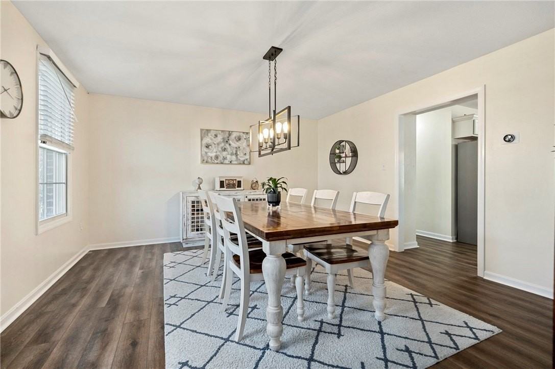 8025 Jordan Ct - Photo 7 of 36