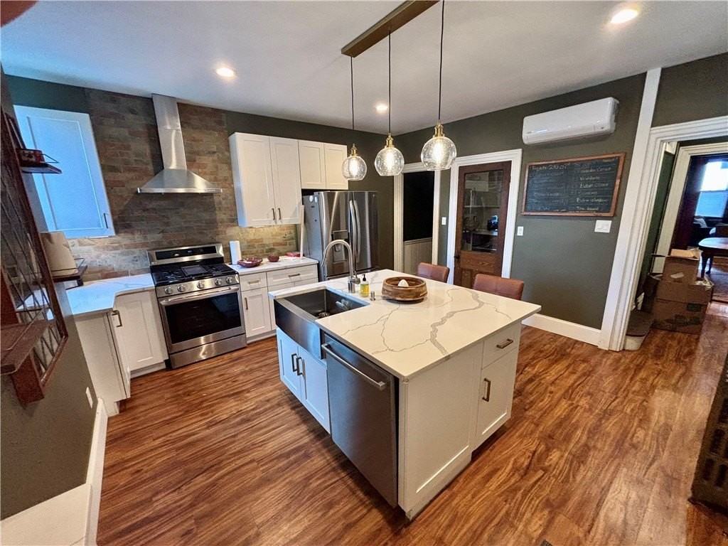 1108 Sheffield St - Photo 6 of 29