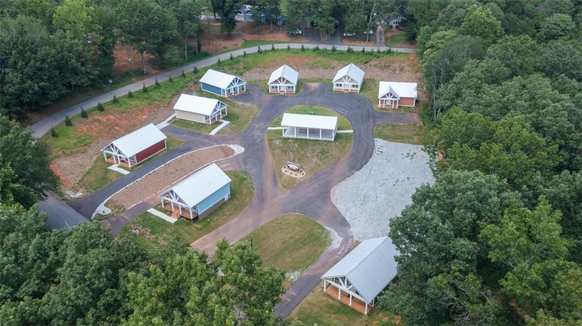 1017 Smyzer Rd - Photo 3 of 13