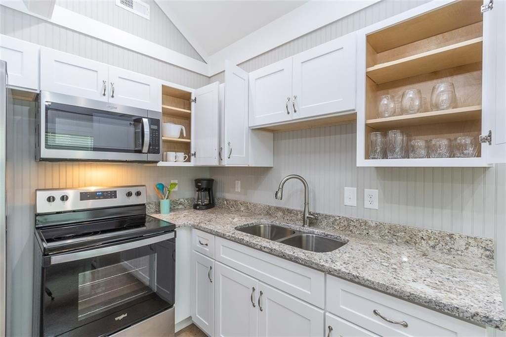 1017 Smyzer Rd - Photo 6 of 13