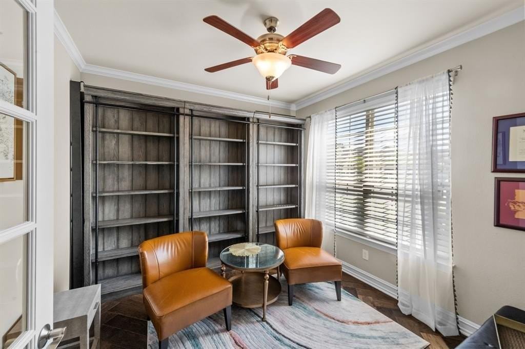 2881 Redfern Dr - Photo 5 of 40