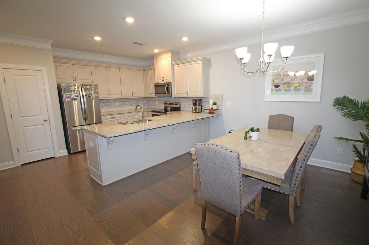 419 Longmeadow Dr - Photo 6 of 19