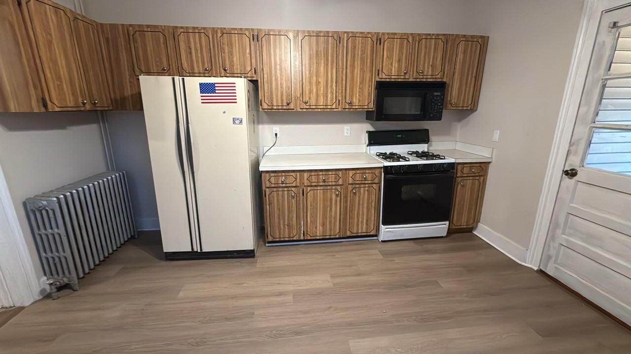 57 Ferry St #1 - Photo 2 of 11