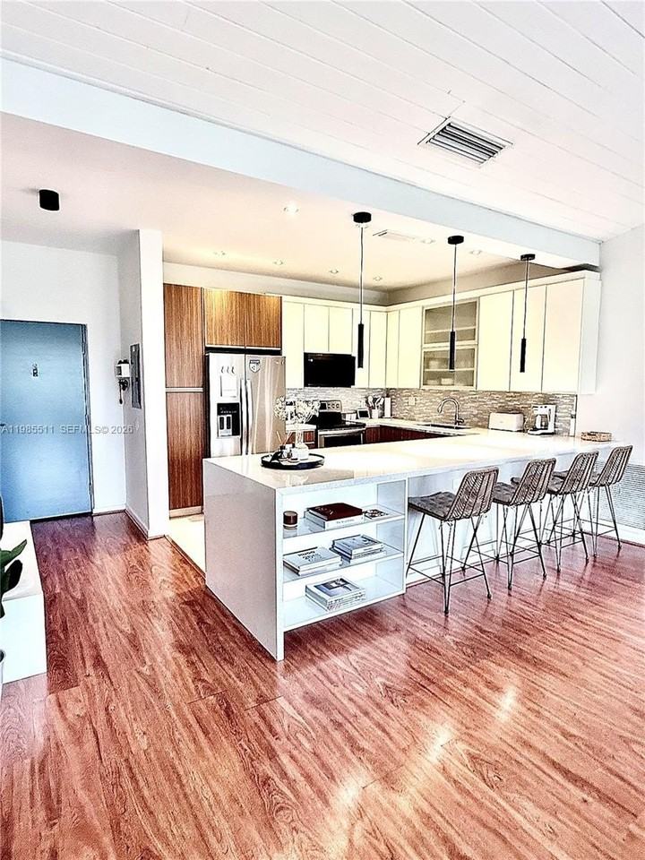 101 Ocean Lane Dr #4011 - Photo 3 of 17