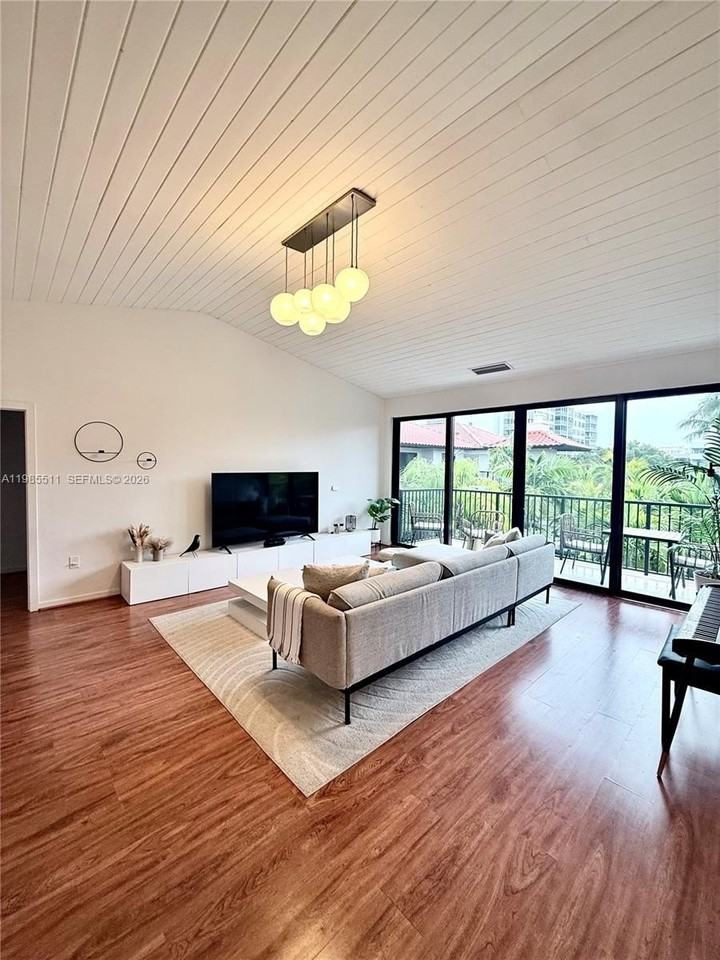 101 Ocean Lane Dr #4011 - Photo 5 of 17