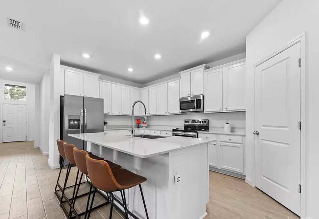 3036 Crossfield Dr - Photo 4 of 18