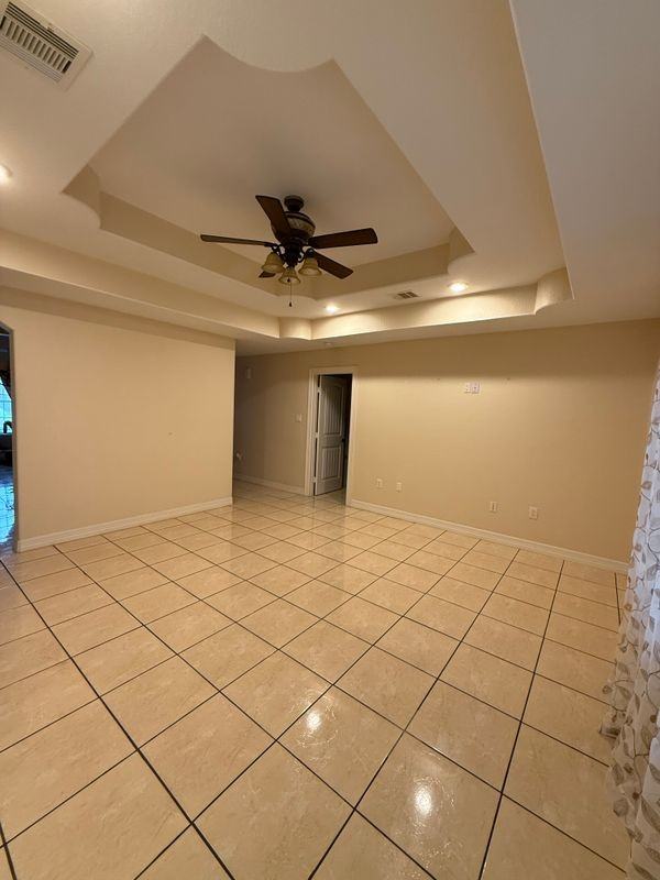 318 Manor Ave - Photo 2 of 8