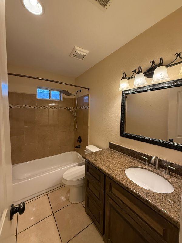 318 Manor Ave - Photo 3 of 8