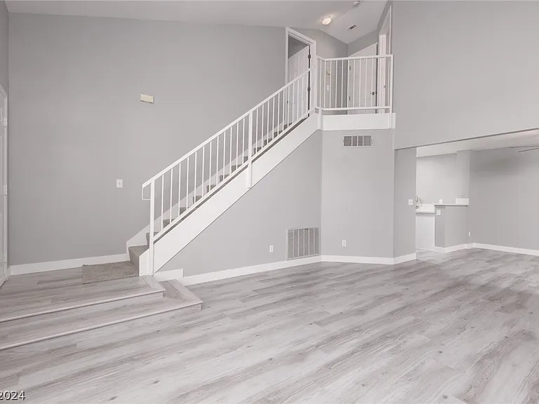 8437 Majestic View Ave - Photo 4 of 22