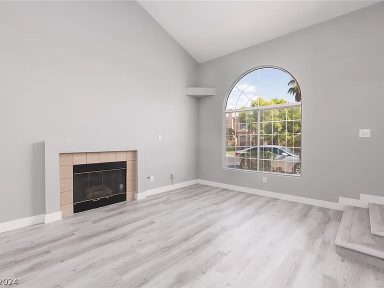 8437 Majestic View Ave - Photo 5 of 22