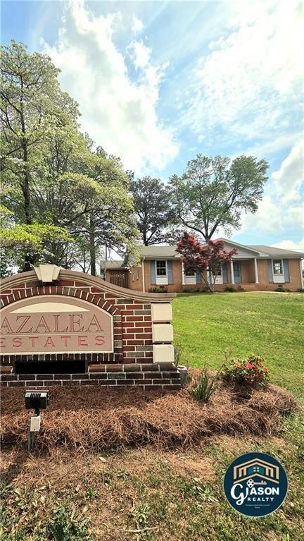 1499 Hammack Dr - Photo 3 of 45
