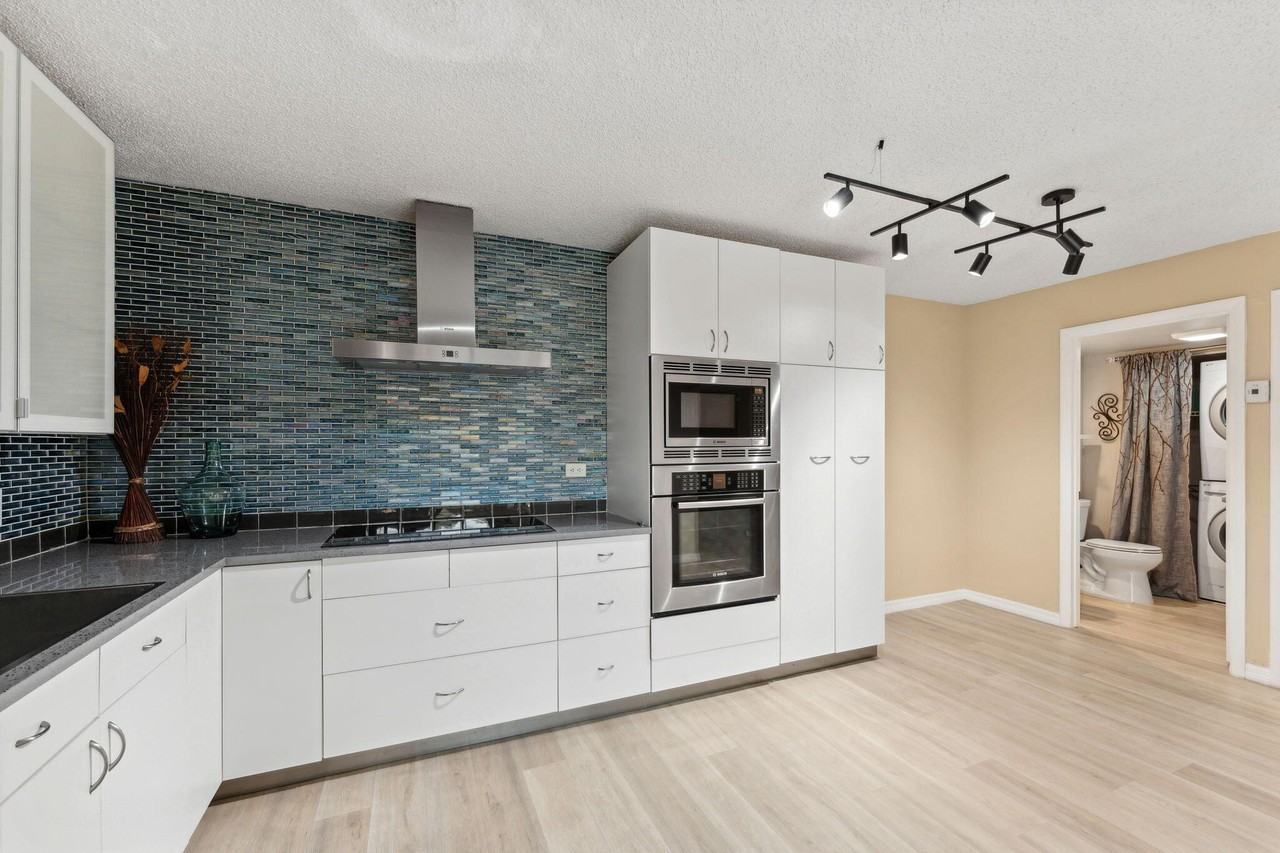 2508 25th Ln - Photo 3 of 35