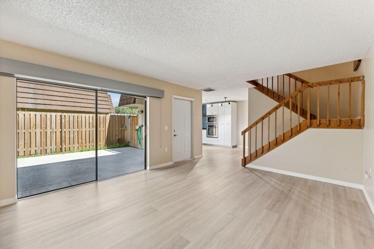 2508 25th Ln - Photo 7 of 35