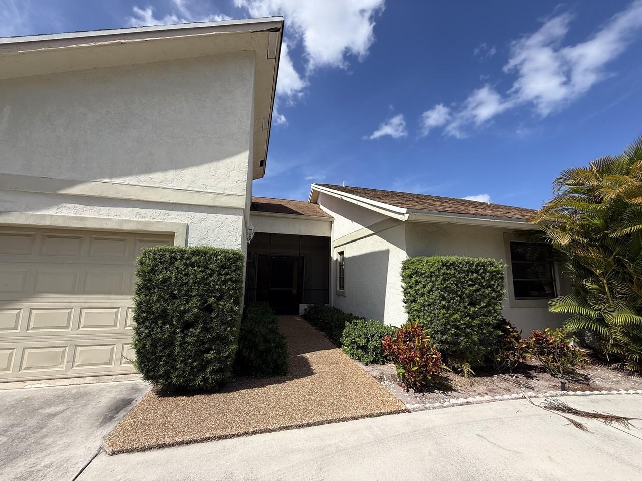 71 Laredo Ln - Photo 3 of 18