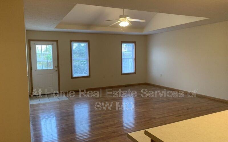 4265 - Photo 2 of 14