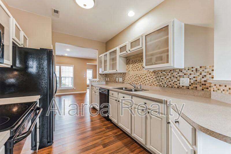 4903 Sunburst Ln - Photo 3 of 20