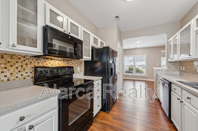 4903 Sunburst Ln - Photo 4 of 20
