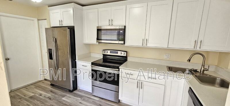 259 Hill St - Photo 2 of 17