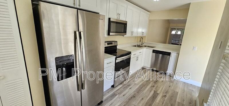 259 Hill St - Photo 3 of 17