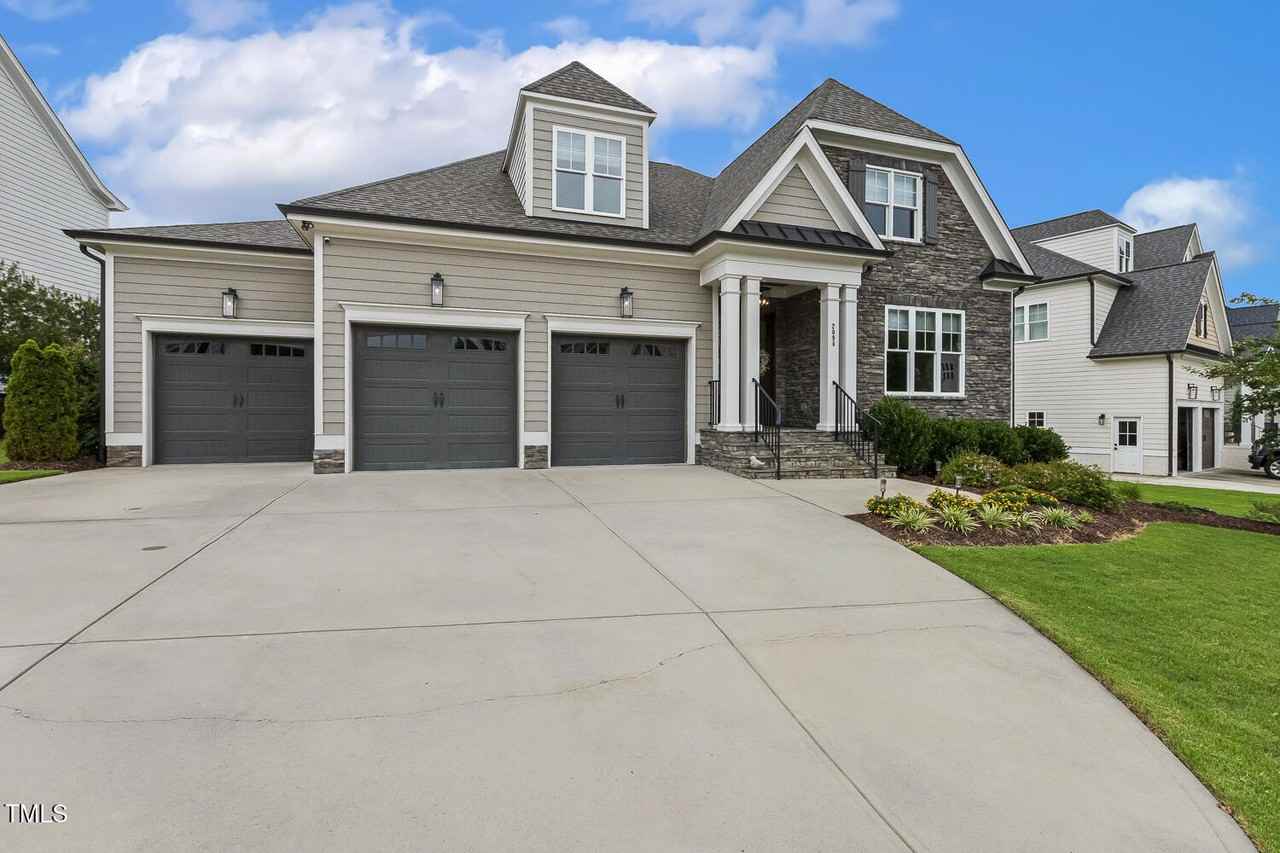 2098 Amalfi Pl - Photo 2 of 48