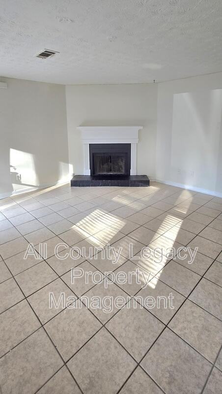 1899 Patterson Ct - Photo 2 of 8