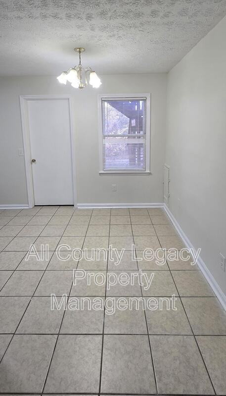 1899 Patterson Ct - Photo 4 of 8